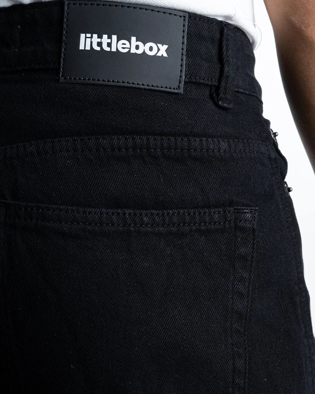 Men Straight Fit High-Rise Black Cargo Jeans