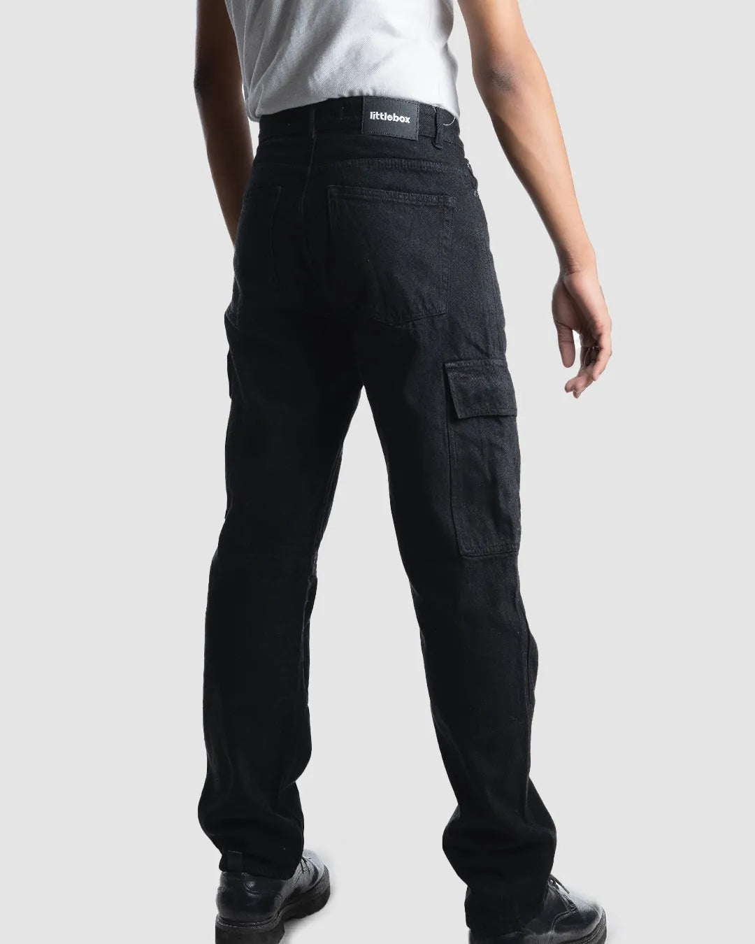 Men Straight Fit High-Rise Black Cargo Jeans